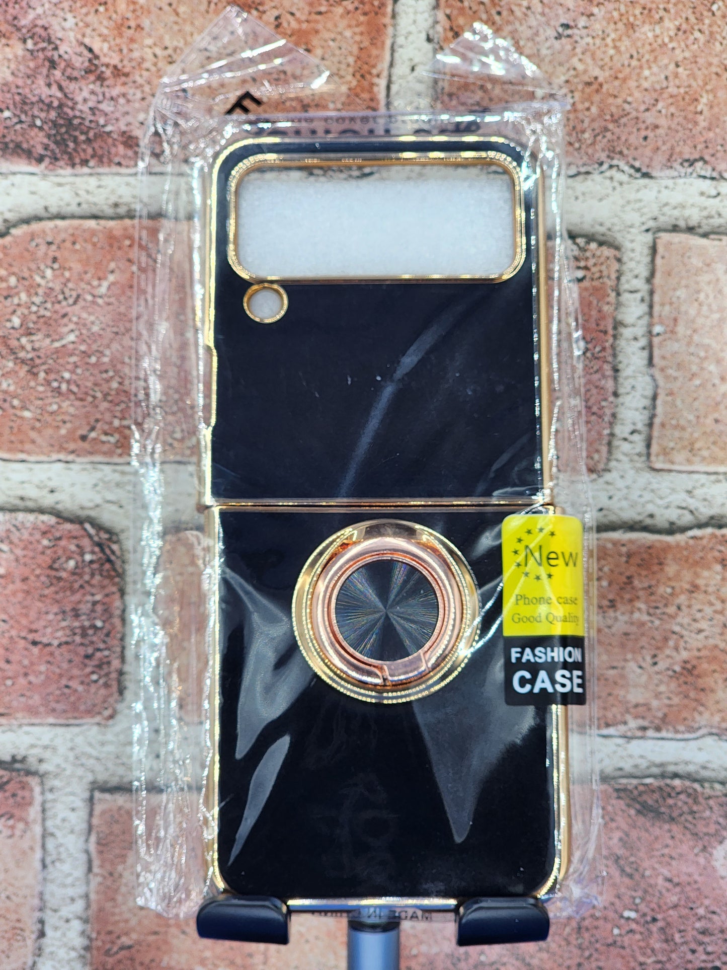 Samsung Galaxy Flip 4 Black & Gold Phone Case