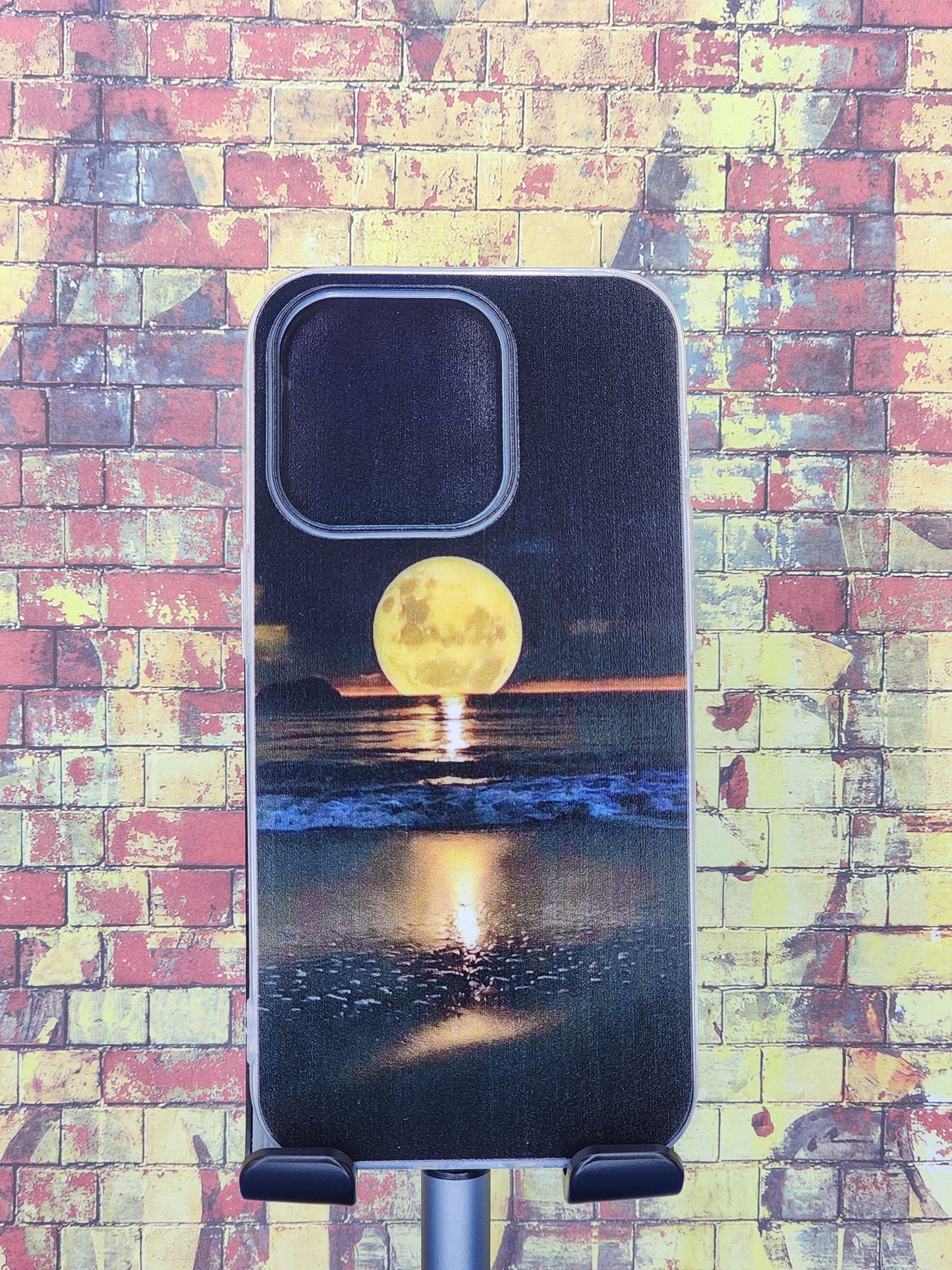 iPhone 14 Pro Moon Beach