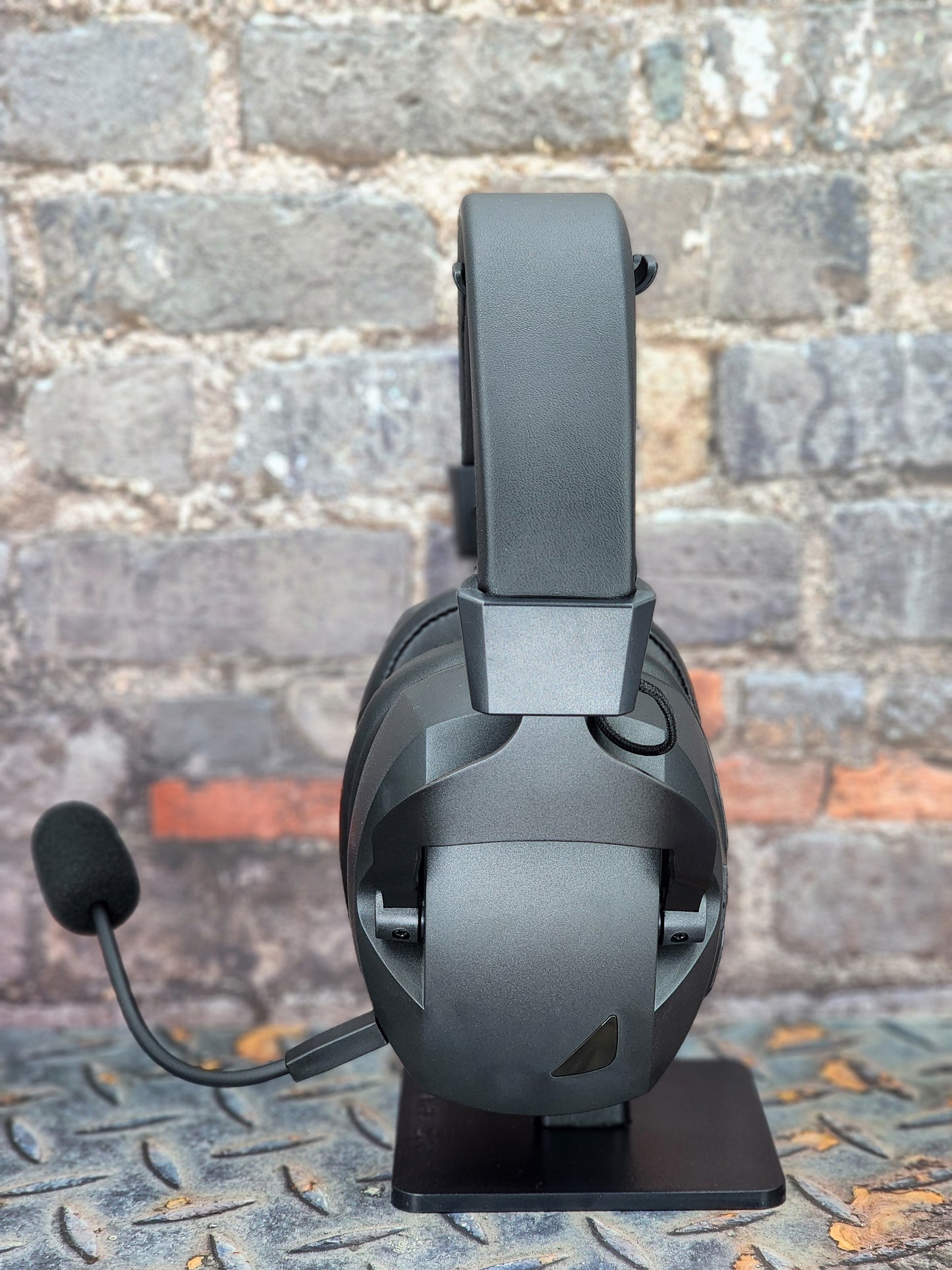 Wireless Gaming Headset with Detachable Noise Cancelling Microphone