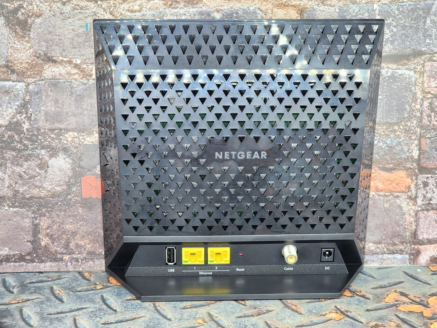 NETGEAR AC1600 Wifi Cable Modem Router C6250 - Black (C6250-100NAS)